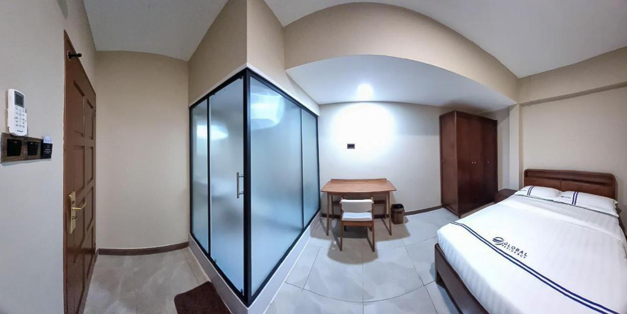 Global Residency Hotel Kota Kinabalu Exterior foto